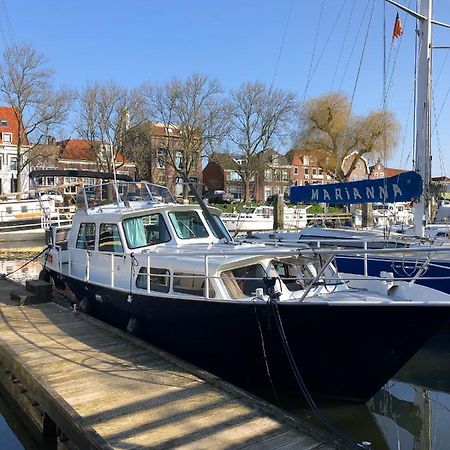 Boot & Breakfast - Slapen Op Het Water Hotel Енкхейзен Екстериор снимка