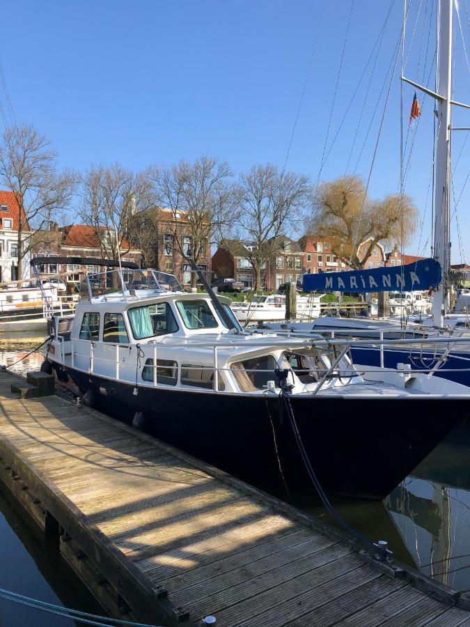 Boot & Breakfast - Slapen Op Het Water Hotel Енкхейзен Екстериор снимка